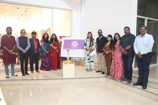 The Exhibition of Famous Painter Sarika Banka’s paintings SATV Inaugurated at Nehru Center Mumbai