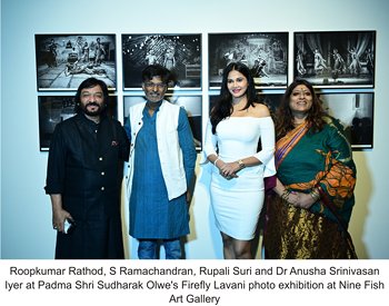 Vidya Balan inaugurates Padma Shri Sudharak Olwe’s Firefly Lavani photo exhibition at Nine Fish Art Gallery