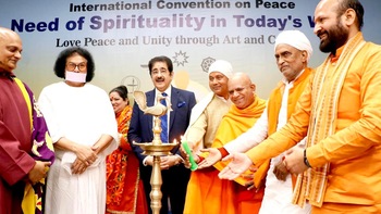 Love Peace and Unity Through Art and Culture- Sandeep Marwah Addressed Spiritual Leaders