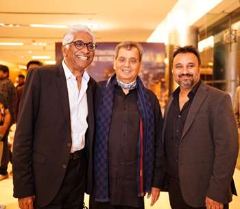 “Subhash Ghai Honors Ashok Amritraj With Prestigious IIFTC Global Indian Cinema Icon Award”